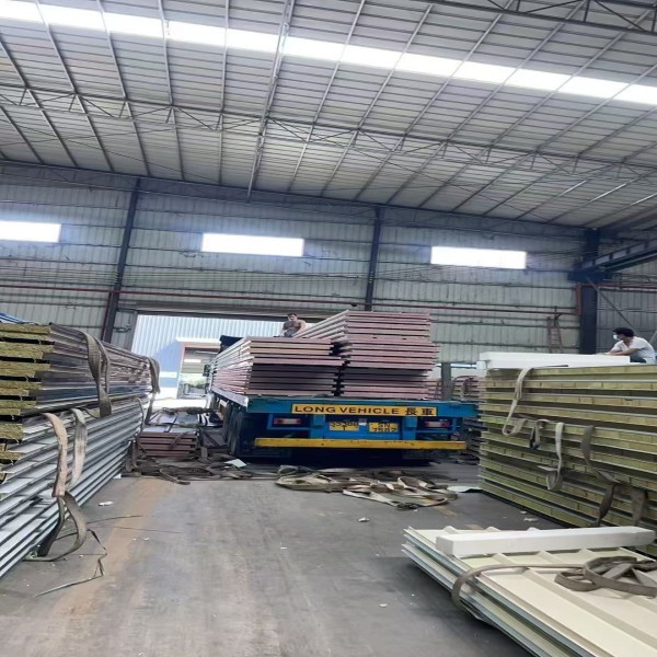 Lightweight Steel Prefabricated Construction House Industrial Design Excellent Seismic Resistance Prefab Building for Warehouses