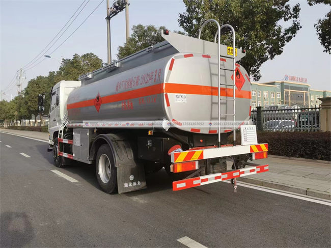 Dongfeng 4x2 12000l Fuel Tanker Truck Crude Gas Diesel Oil Tanker Middle Size Fuel tank Truck With Dispenser