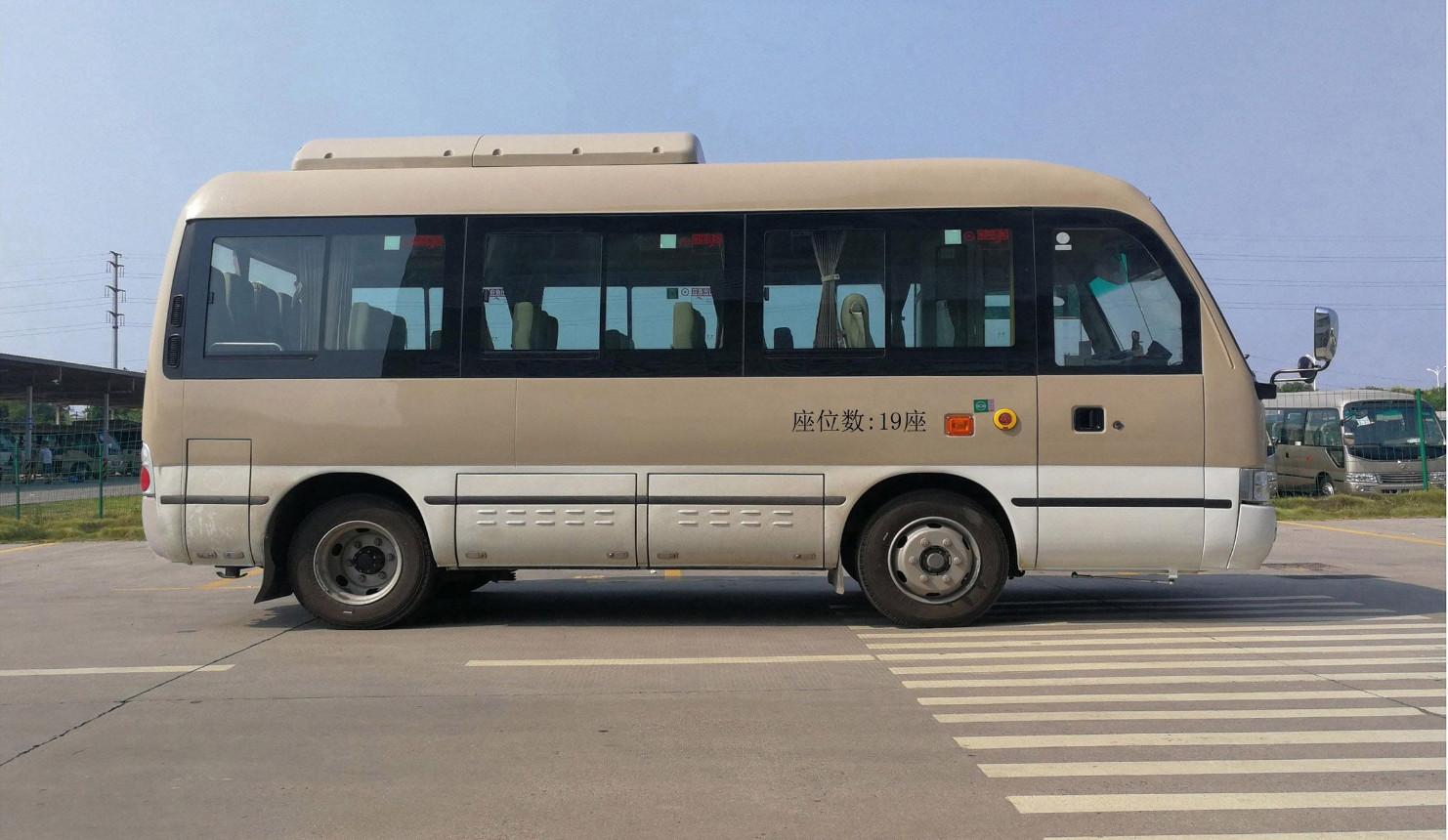 Jiangling Jingma 10-19-Seater Pure Electric Tourist Bus With 300 Kilometers Range