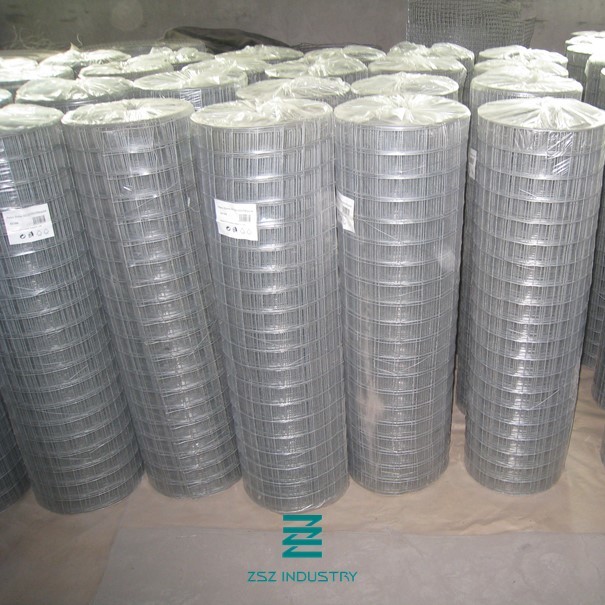 Welded Iron Wire Fencing Roll 3/4" X 3/4" 0.9mm Wire Diameter Silver Color
