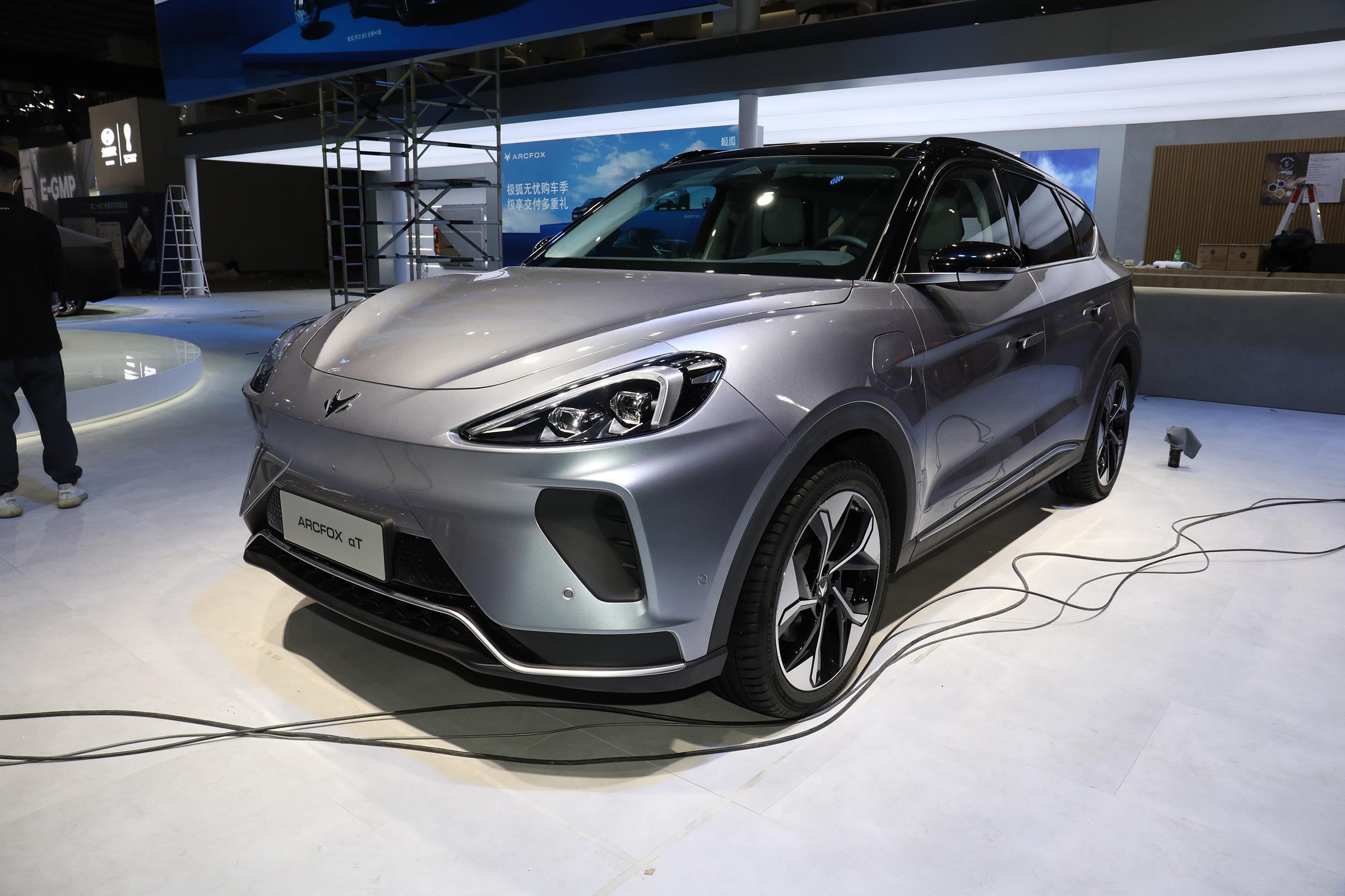 Made Cool Electric Vehicle Arcfox Alpha T SUV with Customized Dimensions 4788*1940*1683