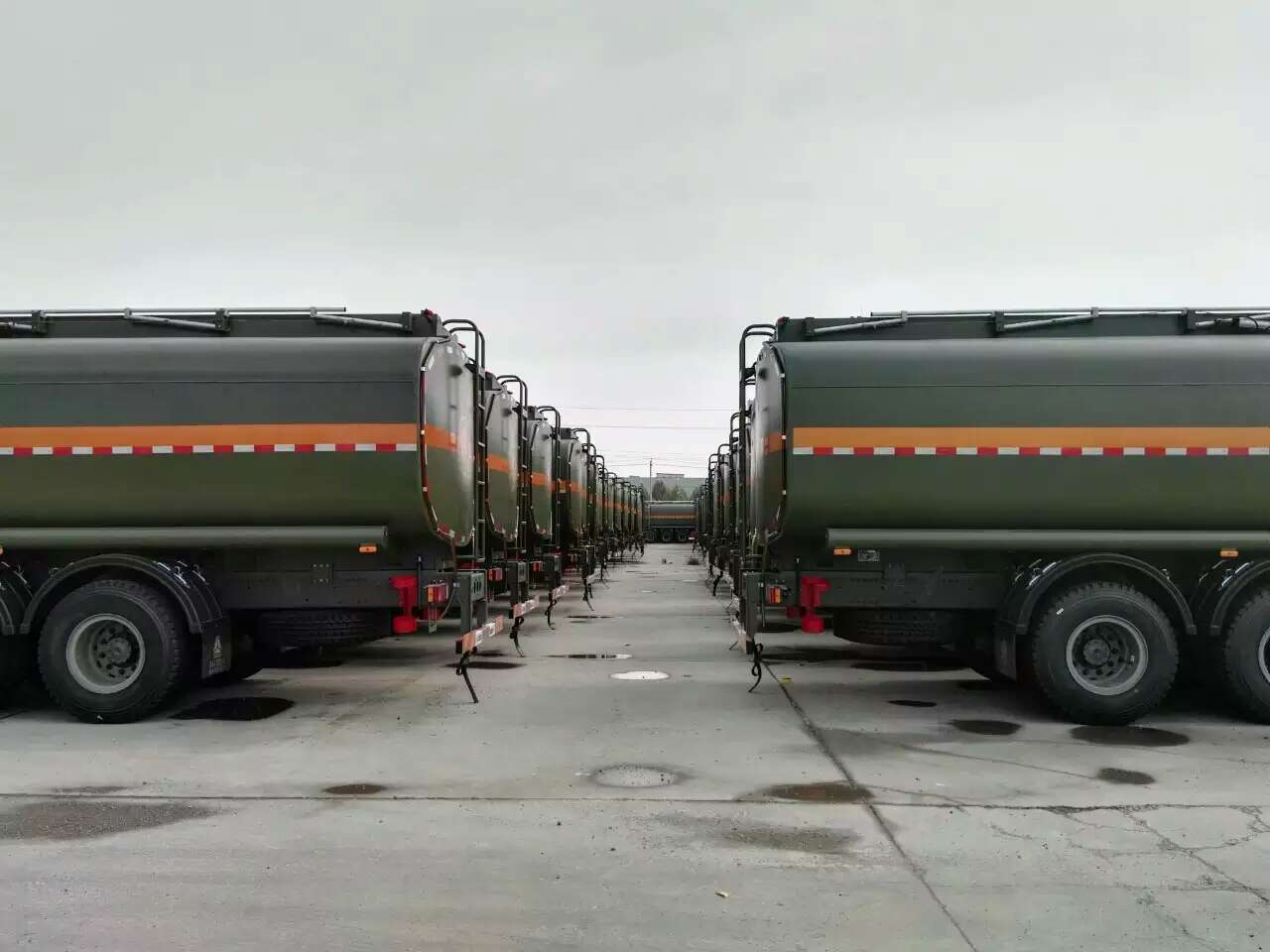 Max Payload of 40T Semi-Trailer for Terminal Container Chassis
