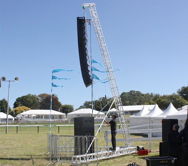  Outdoor 600 Kg Line Array Speaker Truss Fast Connection For Sound System Manufactures