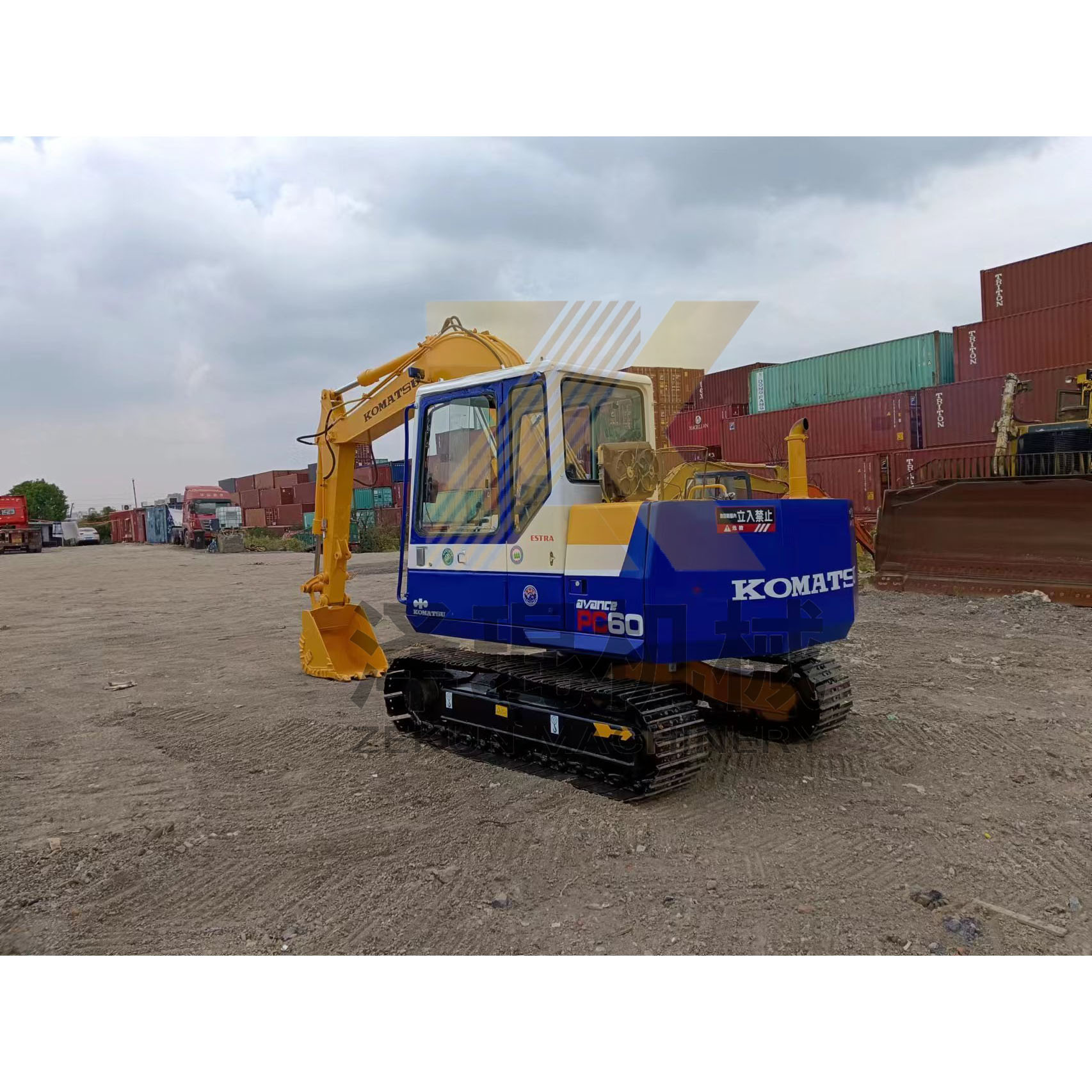 0.32m3 Bucket Capacity Komatsu PC60 Mini Excavator Made in Japan Other Hydraulic Cylinder