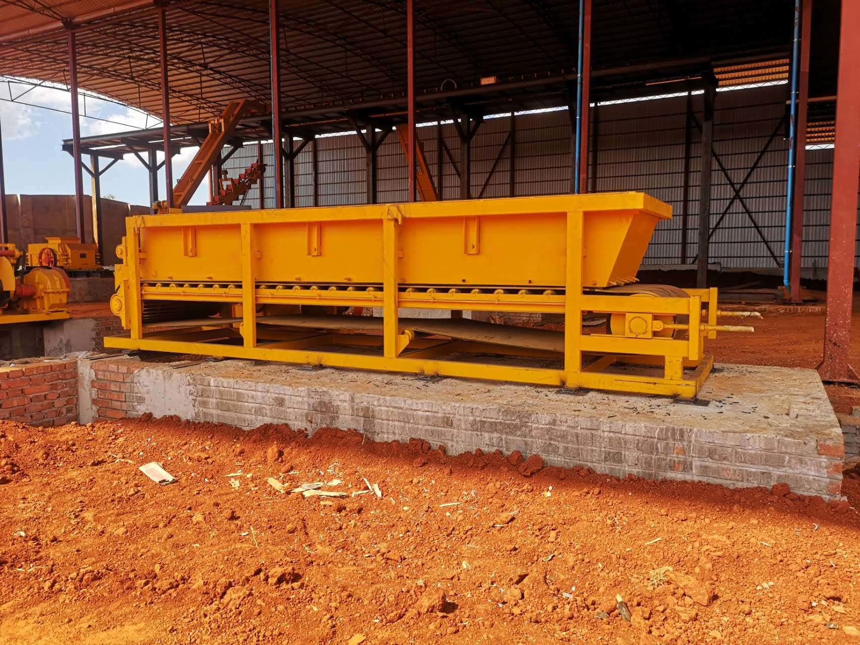 Fired Clay Brick Making Machines Brick Plant Machine for Raw Materials Feeding