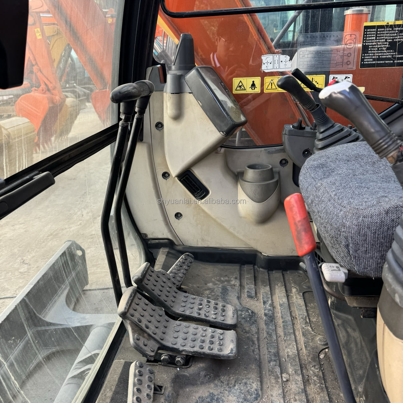 Original Hydraulic Valve Used Hitachi Excavator ZX60 with High Comfort and Safety