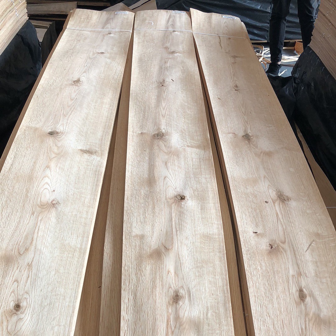Wholesale Natural AA Straight Grain 0.45mm White Oak Wood Veneer Sheets Oak Veneer for Flooring Oak Veneer Wood Wall Panel