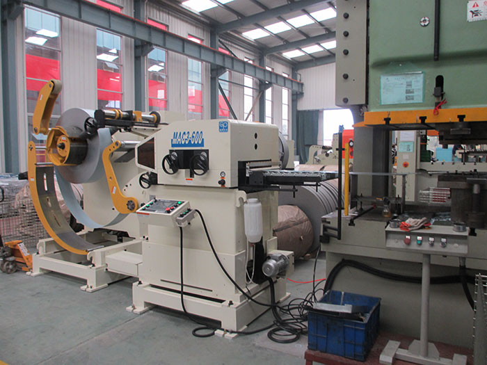 NC servo feeder