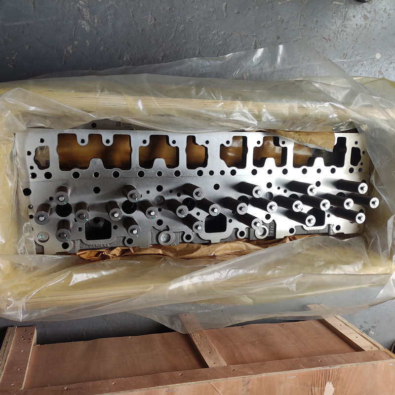 CCEC ISM11 Cummins Diesel Engine Cylinder Head Construction 2864016