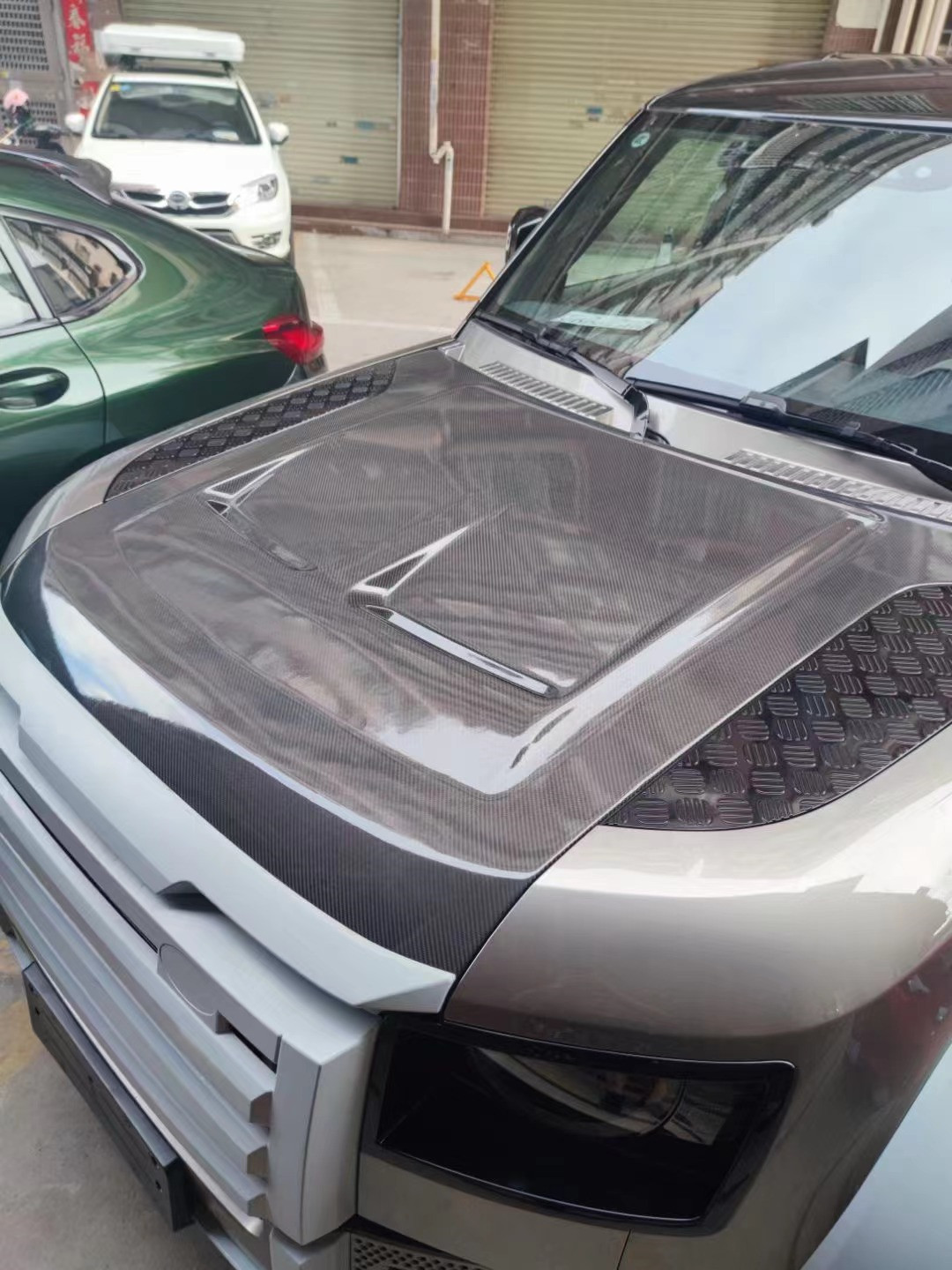 Carbon Fiber Hood for Land Rover Defender Carbon Fiber Material Defender Upgraded SVR Style Cover