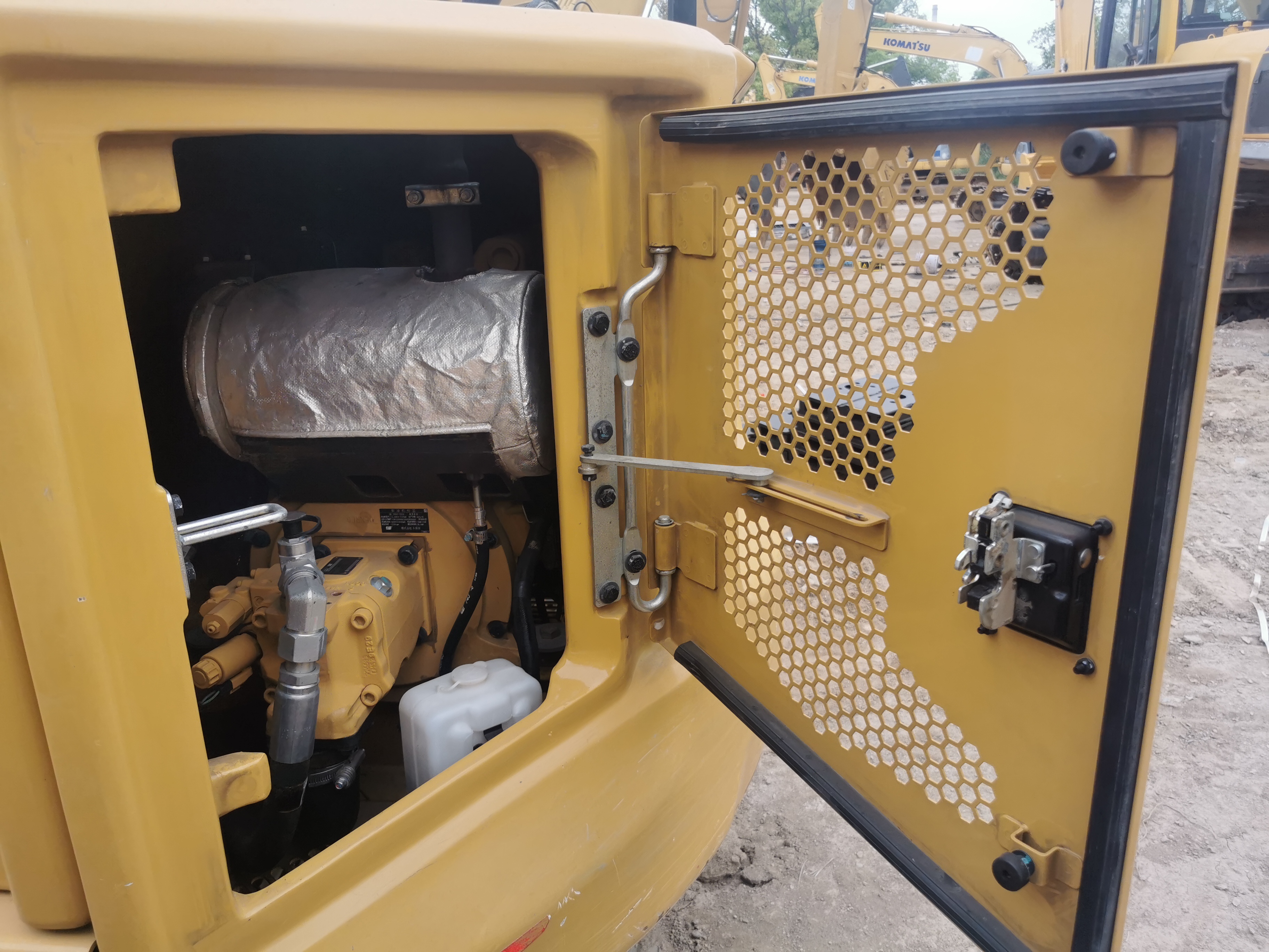 Great Condition Caterpillar 306.5 Excavator Used Cat306.5 36.5KW Machine Weight 6175 KG