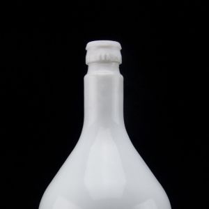 Custom 700ml Frost Surface Handling Rum Glass Bottle With Cork
