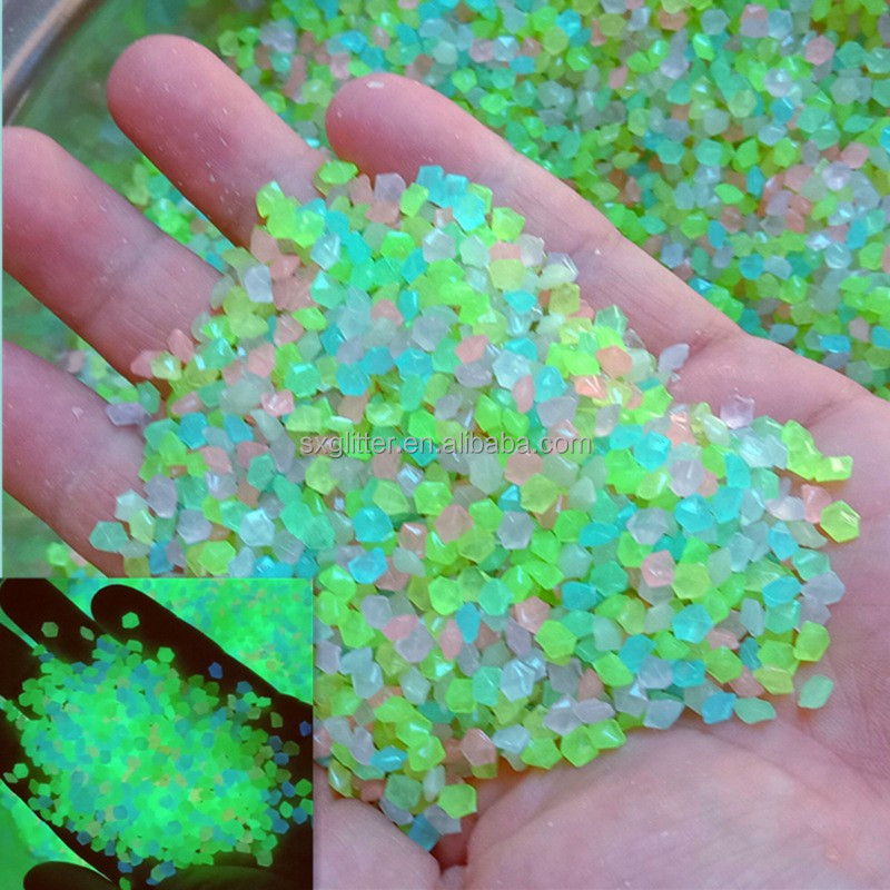 Fluorescent Particles Crafted into Ecofriendly Luminous Stones for Garden Walkways Decor Essential