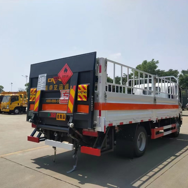 Faw 5tons Load Gas Cylinder Truck , Fence Cargo Truck For Dangerous Goods
