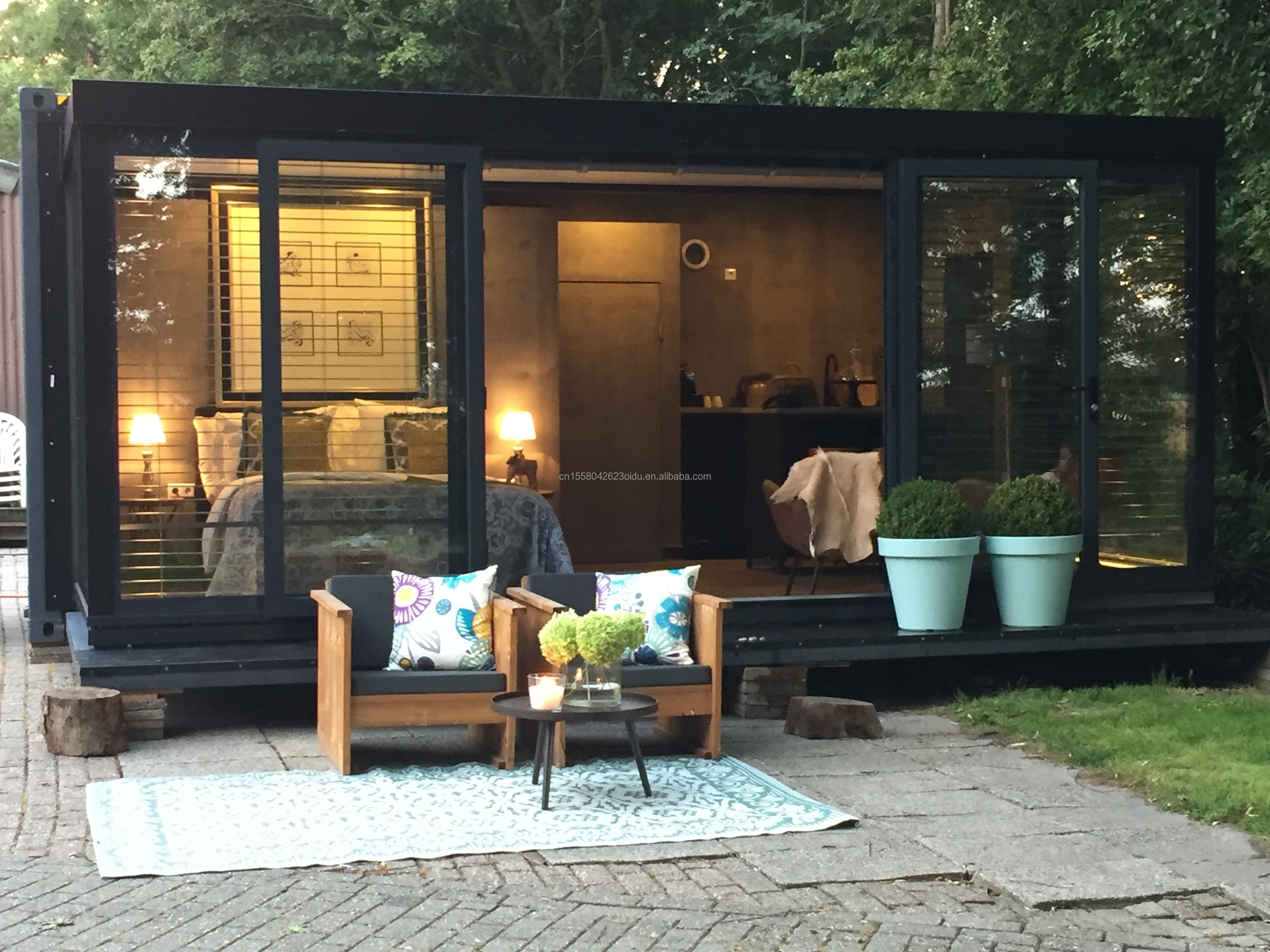 2 Bedroom Expandable Container House Prefab Steel Modular Tiny Home for Outdoor in Customized Color and 20ft or 40ft Size