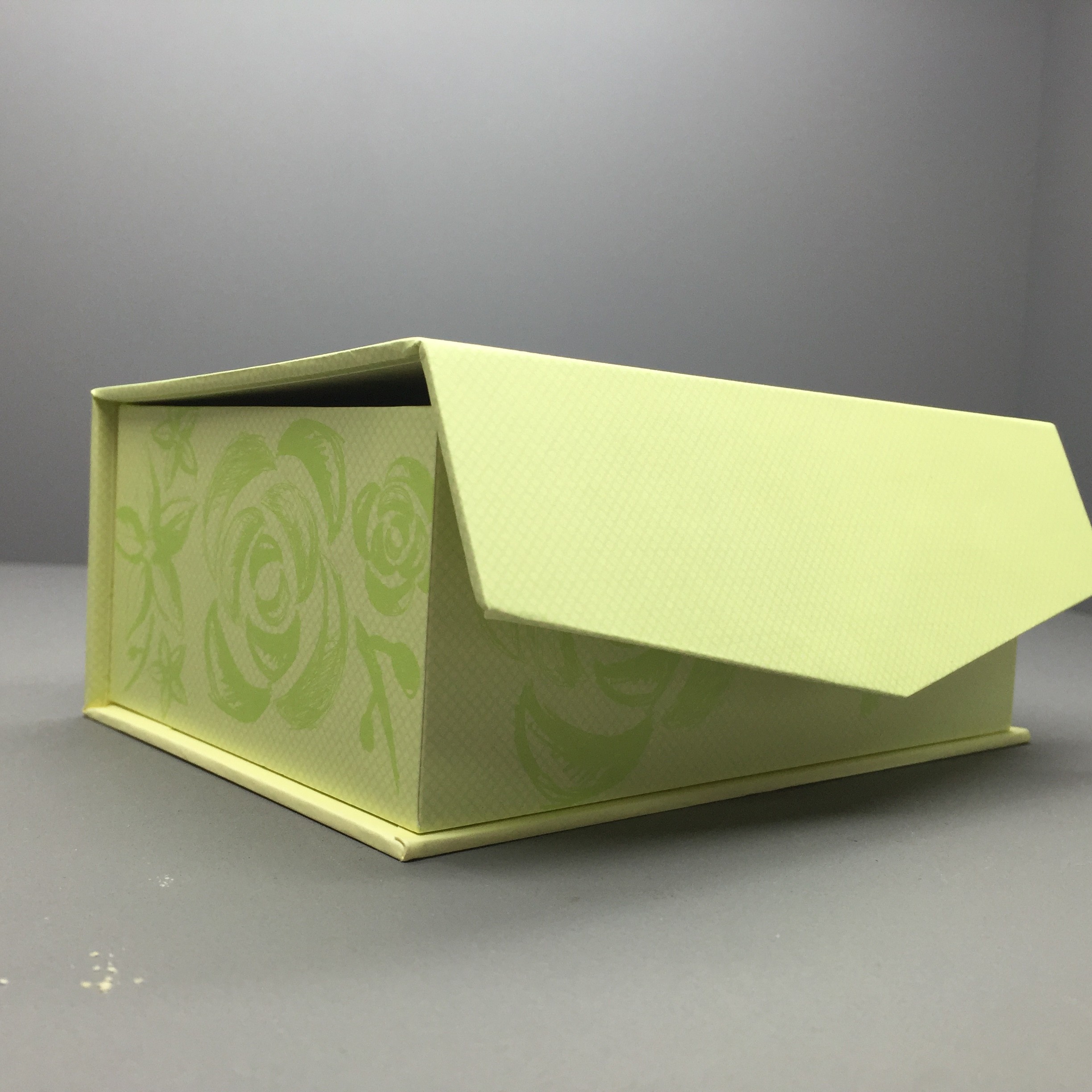 Recycling 350g Cardboard Paper Box For Gift Packaging