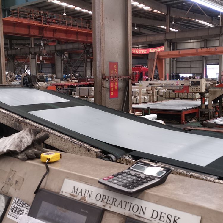 Hot Dip Galvanized Checker Steel Plate Sheet SPCC DX51 Zinc Coated Antislip Stairs