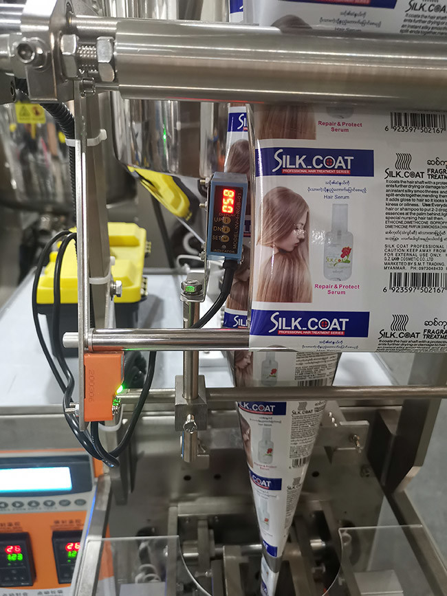 PET 3.5KW Electric Sachet Filling Machine For Shampoo Packing