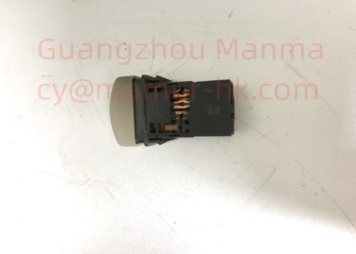 Hazard Switch For ISUZU ELF NHR NKR NPR 8-97202476-0 ISUZU Truck Parts
