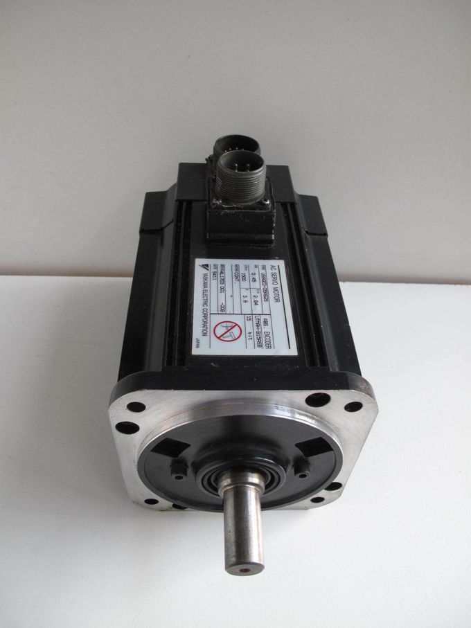 USAGED-05AS2S Yaskawa Ac Dc Servo Motor INPUT 2AMP 3PH 200V  Original New 1