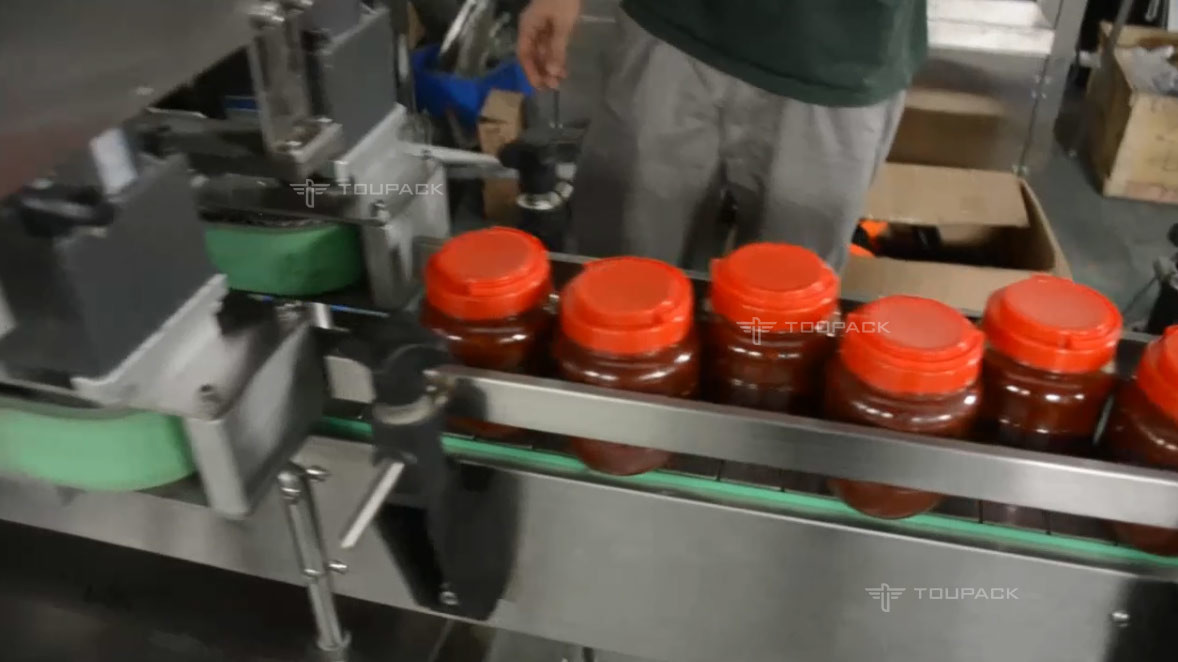 PLC Sauce Packaging Machine Thick Broad Bean Sauce Filling 4 Head Liquid Filling System