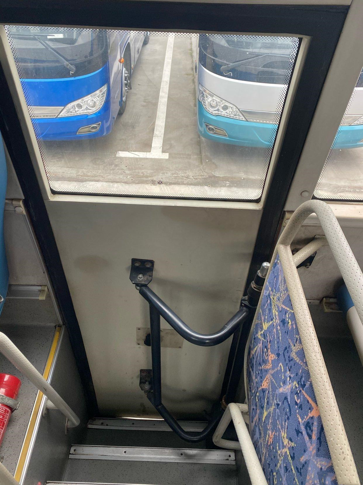 Coach Bus Luxury EQ6113 Dongfeng Brand China Coach Bus 47 Seat City Bus Used