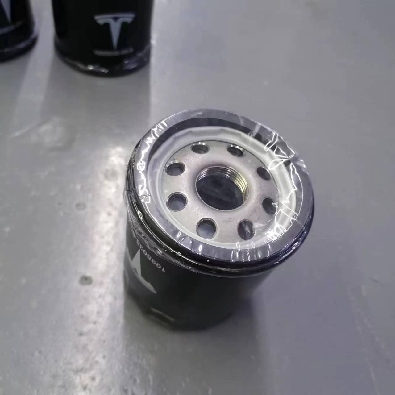 Made In Auto Parts Oil Filter For 2017-2019 Tesla Model 3 1095038-00-A Year Model3