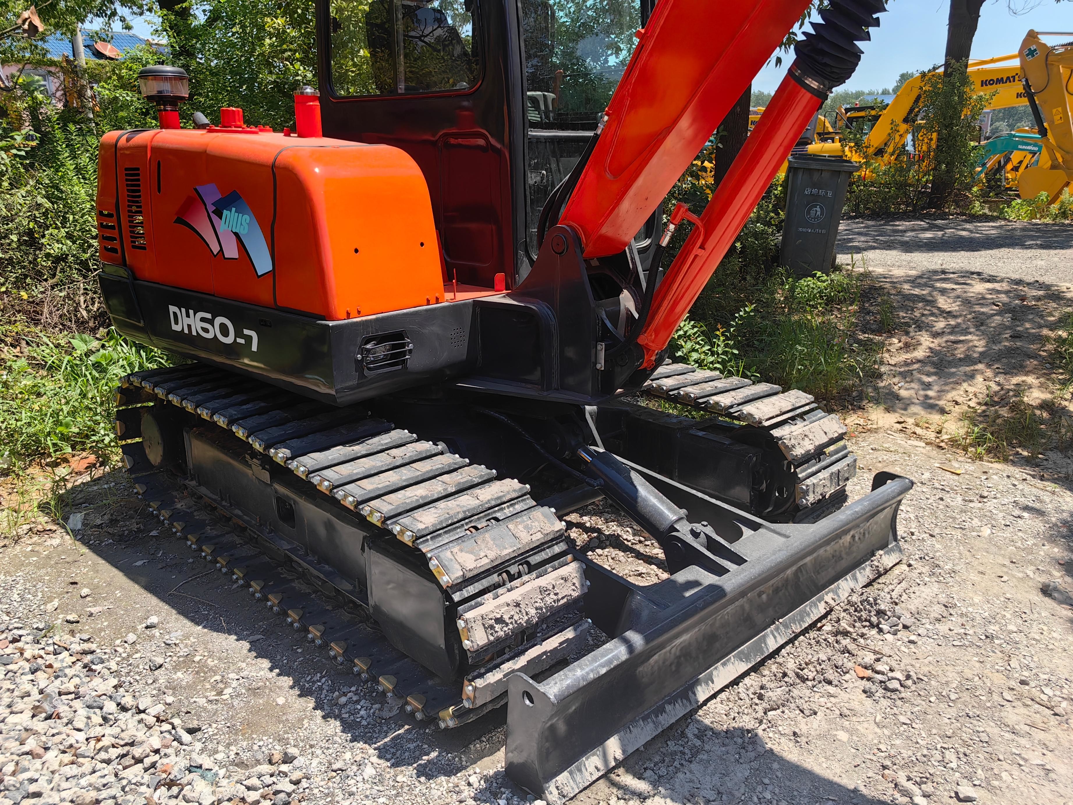 6 Ton Used Doosan DH60 Excavator With 0.2m³ Bucket Capacity