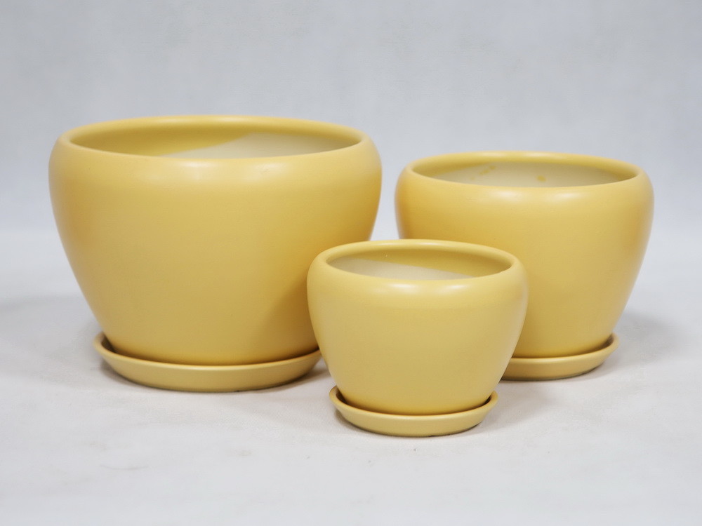 Elegant Round Ceramic Pots For Your Home Or Business Various Sizes Available
