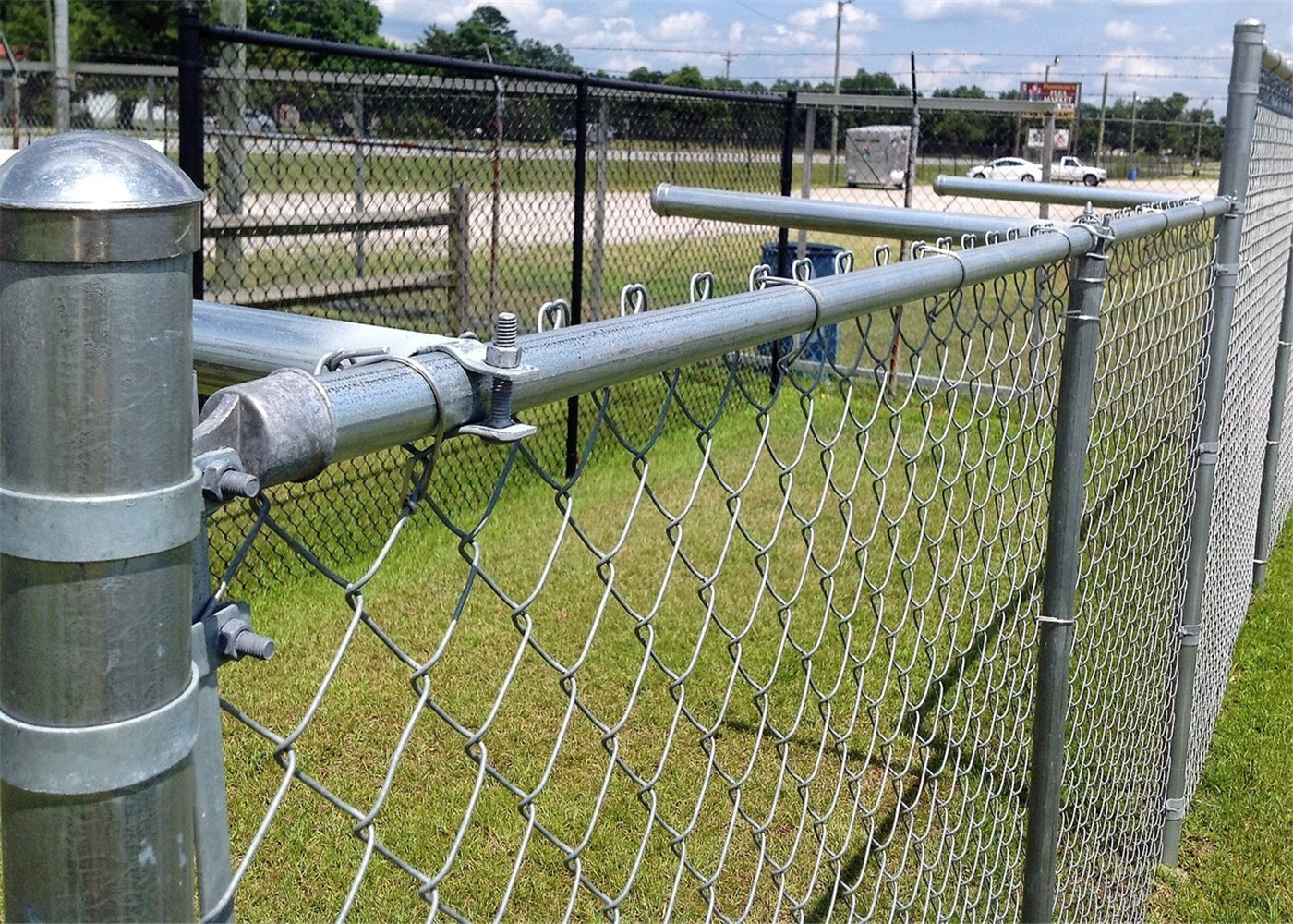 Chain Link Fabric With End Post and Brace US standard Hot Dipped Galvanized 366gram/SQM,