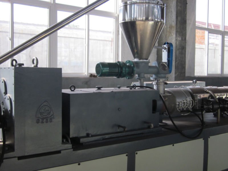 ISO9001 Certification PVC Calender Machine Plastic Five Roll Calender Machine