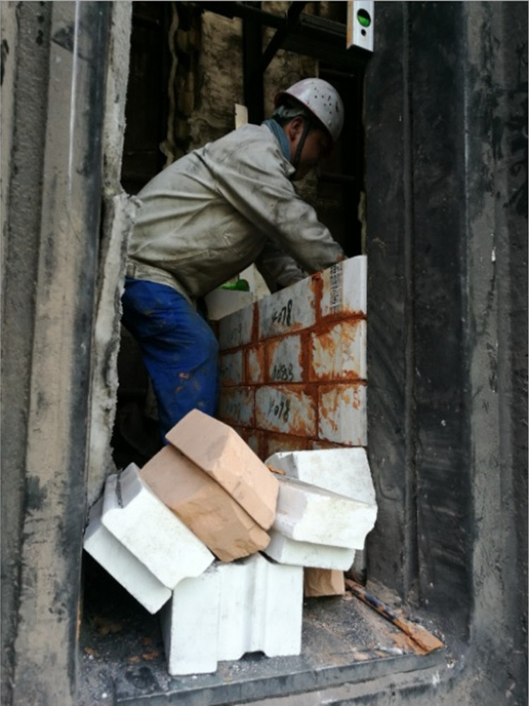 Henan Zero Expansion Silica Brick Glass Kiln Repair at Lower Cost with Moulding Service