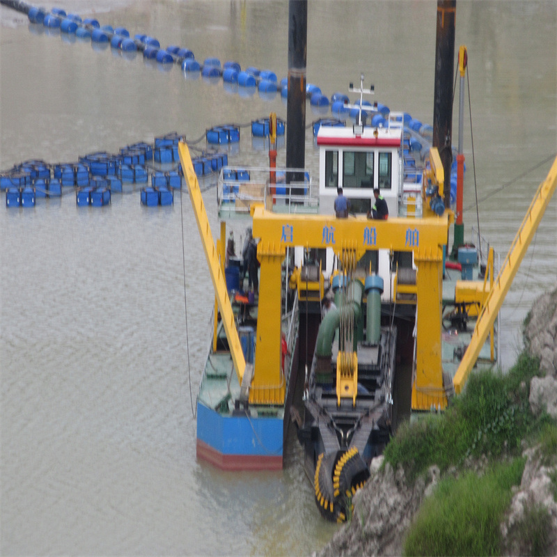 20inch Water Flow 4500m3 Cutter Suction Dredger with Anchor Boom