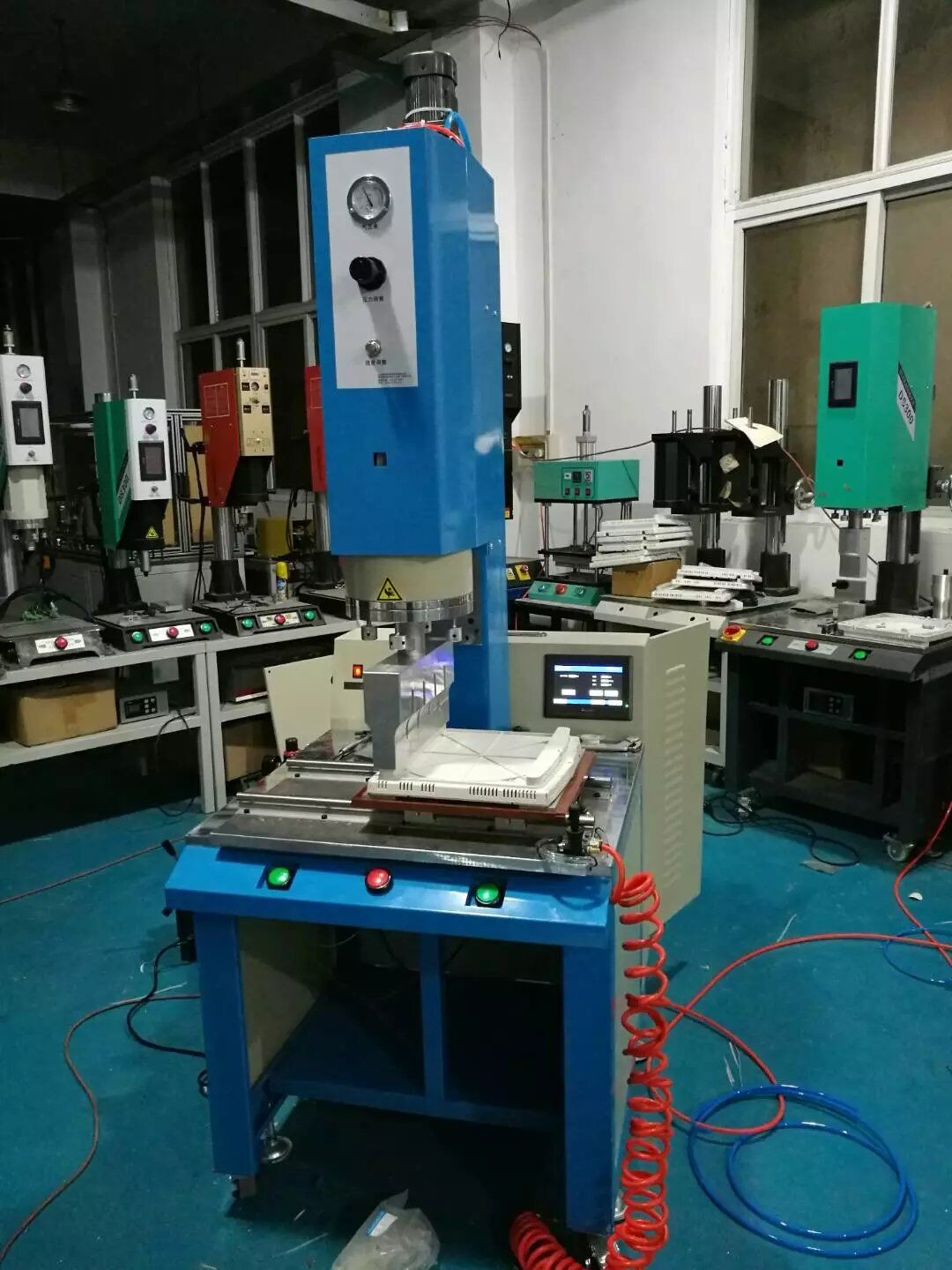 Integrated Ultrasonic Plastic Welding Machine 20Khz 1500w for Toy Gun Disguise Box