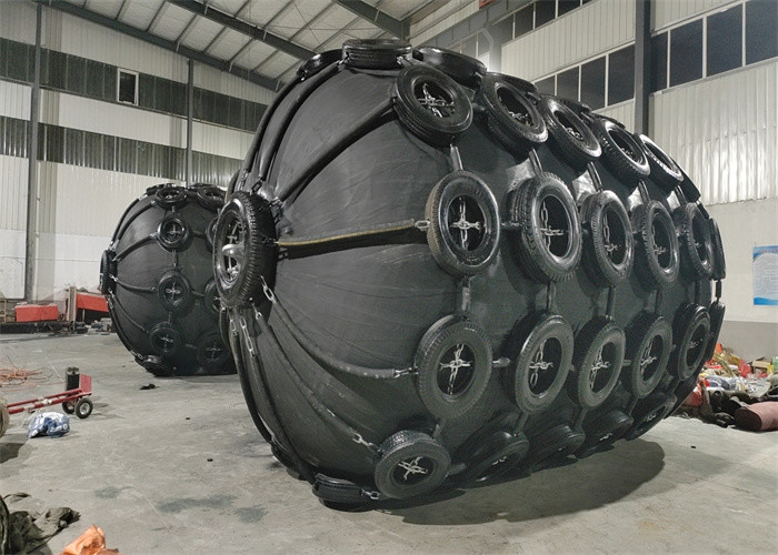 3300x6500mm Pneumatic Rubber Fender ISO17357 Certified 80Kpa
