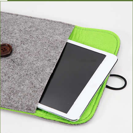 Step into the storage bag with felt protection