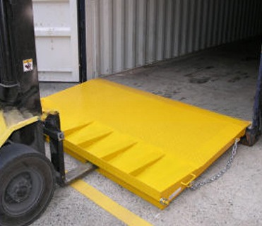 Hydraulic Scissor Lift Container Ramp for Forklift Loading 6500Kgs Capacity and Multi-functional Design