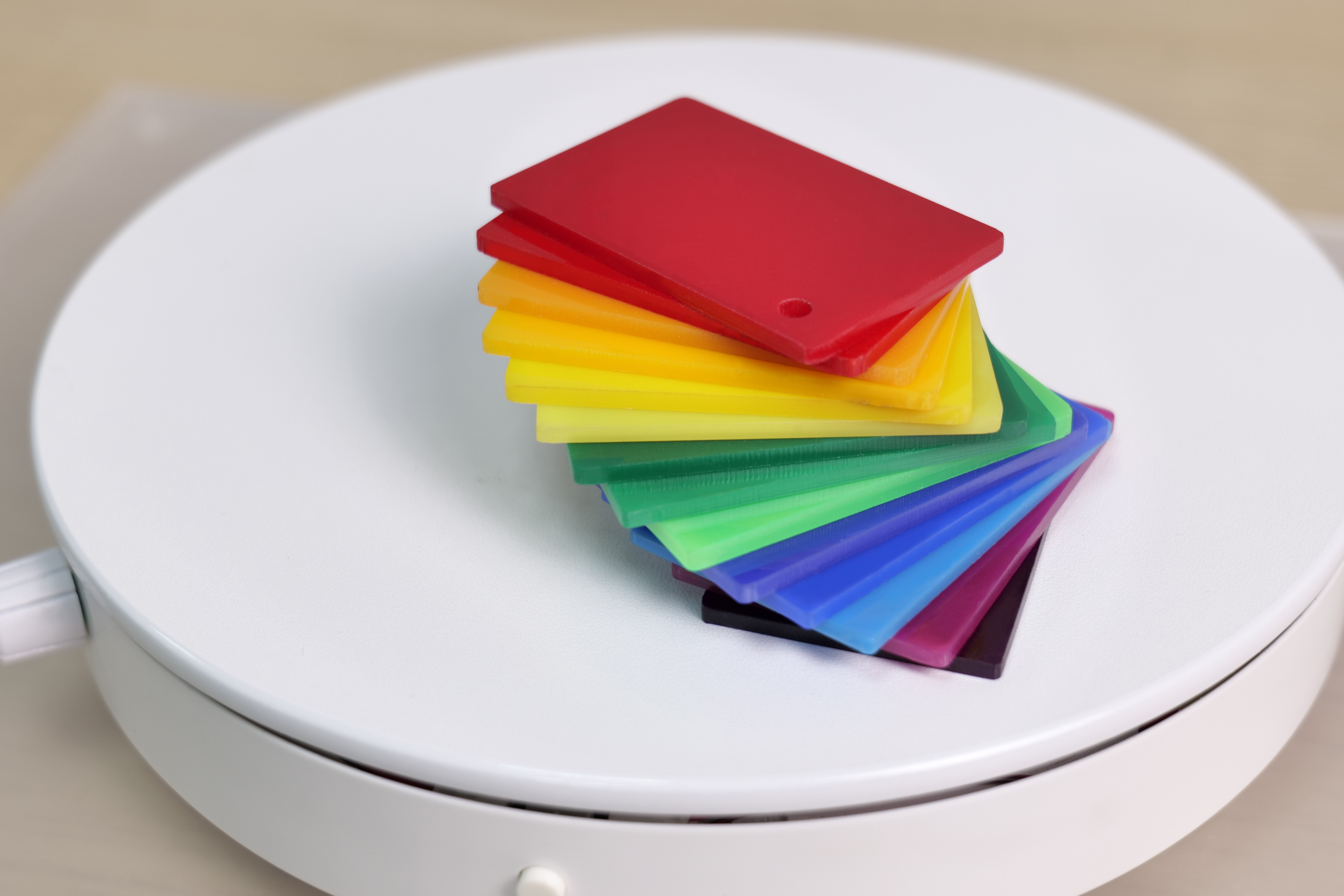 China High Glossy White Customized 1.8mm 2.5mm Cast Colored Acrylic Sheet Plexiglass Panel on sale