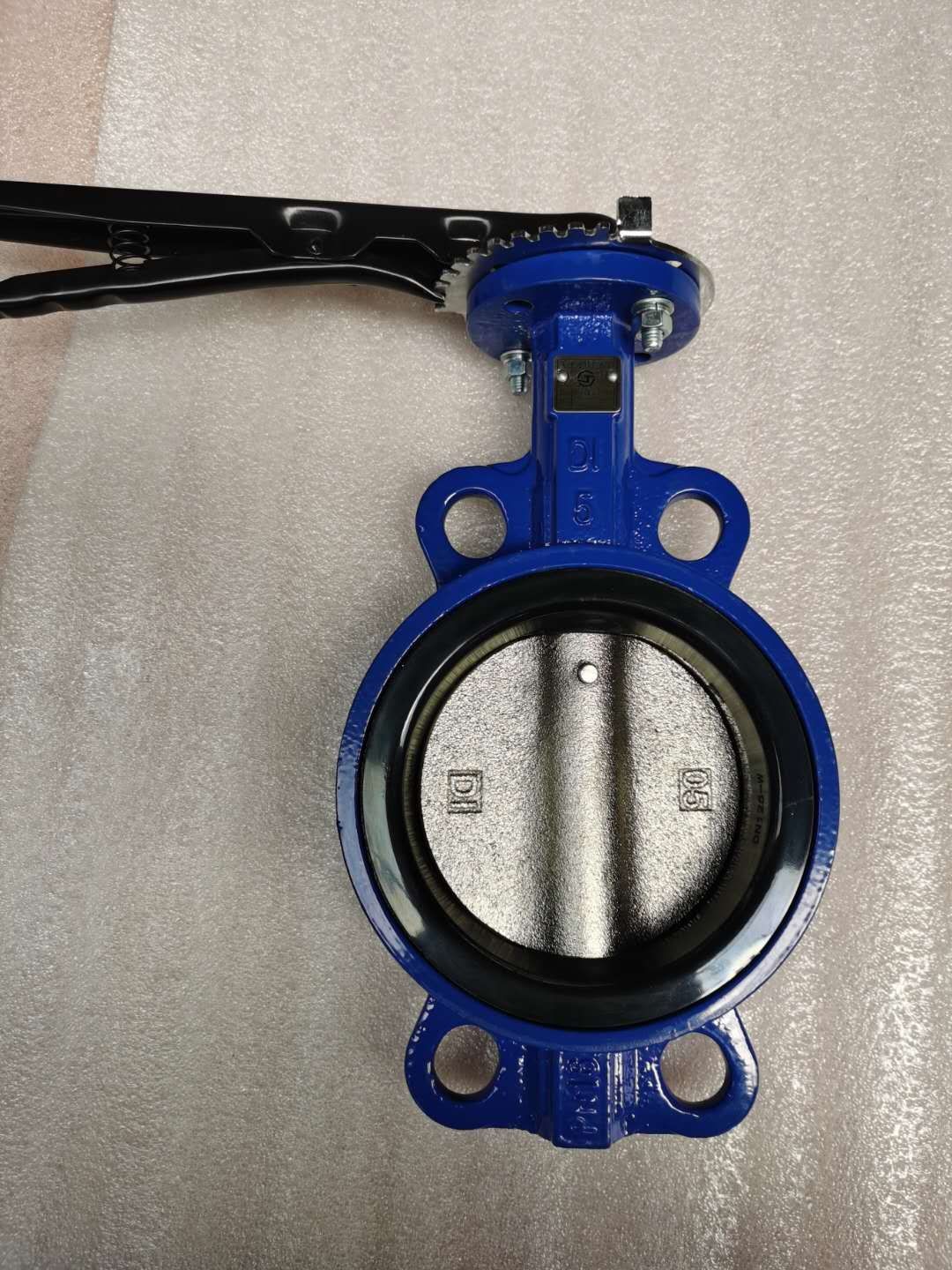 china factory manufacturer bs en Big size concentric double flanged butterfly valves