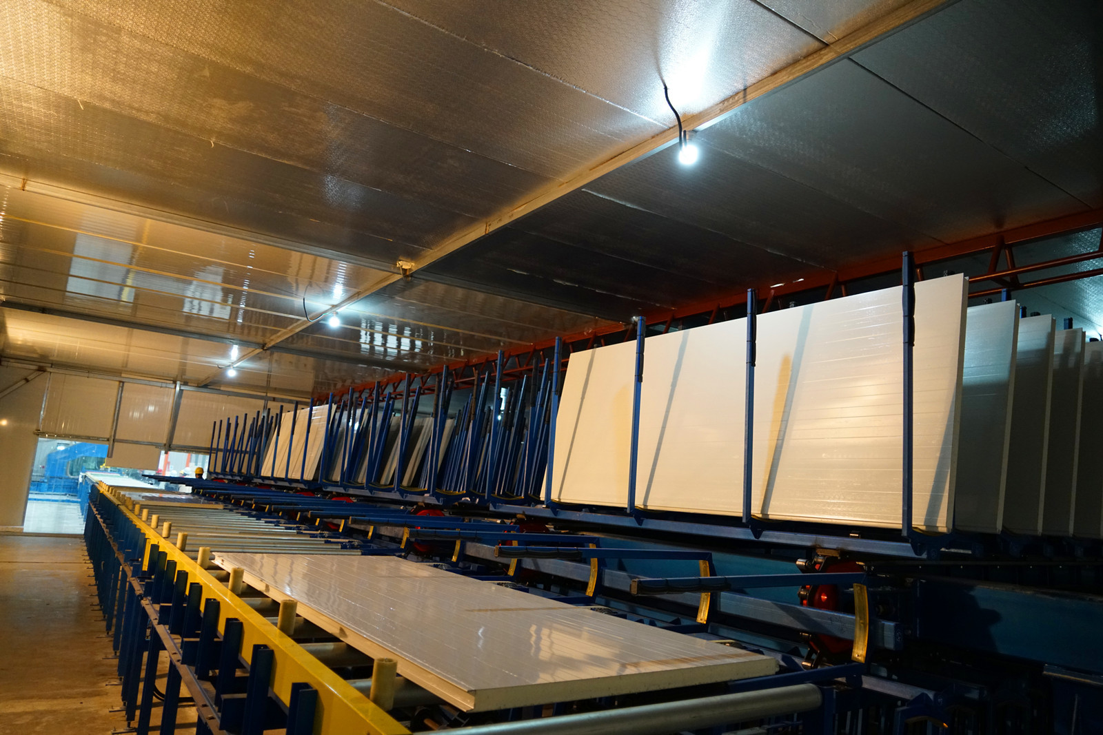 Outdoor Polyurethane Insulation Panel Fireproof Insulated Sandwich Roof Panels