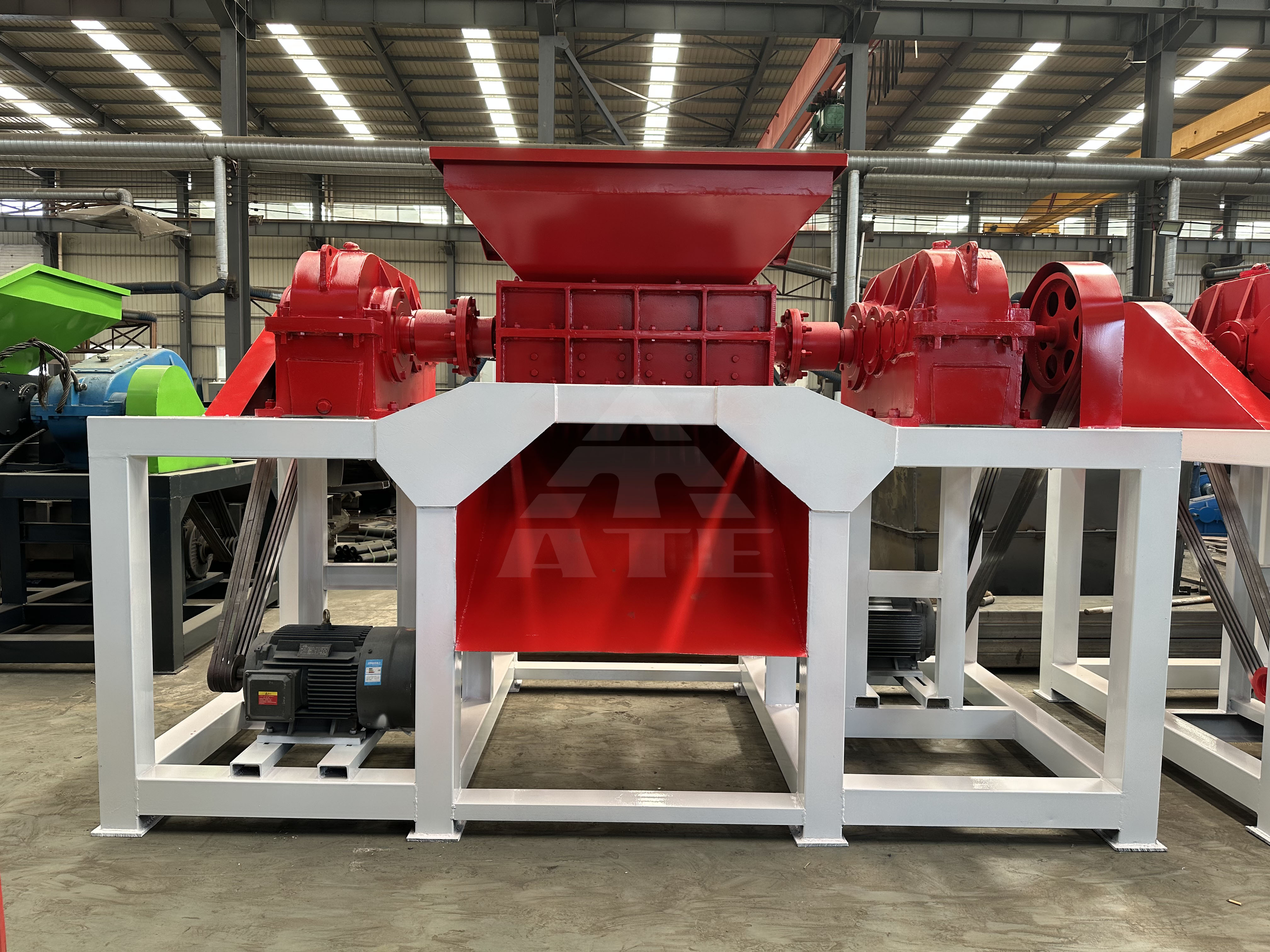 Double Shaft Cloth Shredder Machine 200-10000kg/H Waste Cloth Shredding Machine