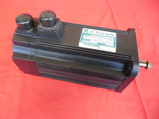 USAFED-09FB1 YASKAWA Servo Drive - 0.91A, 200V, 100W, 0.13HP  Original New 0