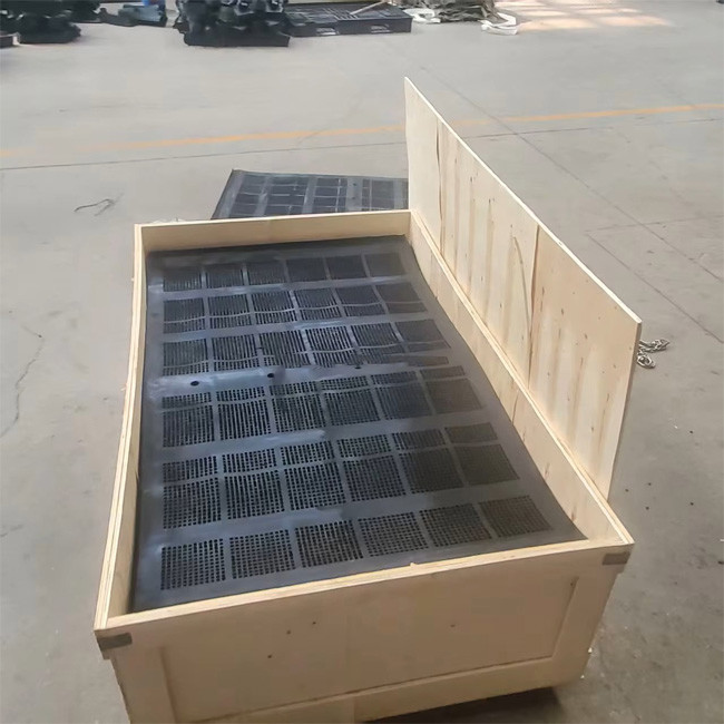 Black Cololr Excellent Rubber Screen Panels 40*8mm For Industrial Vibrating Screens