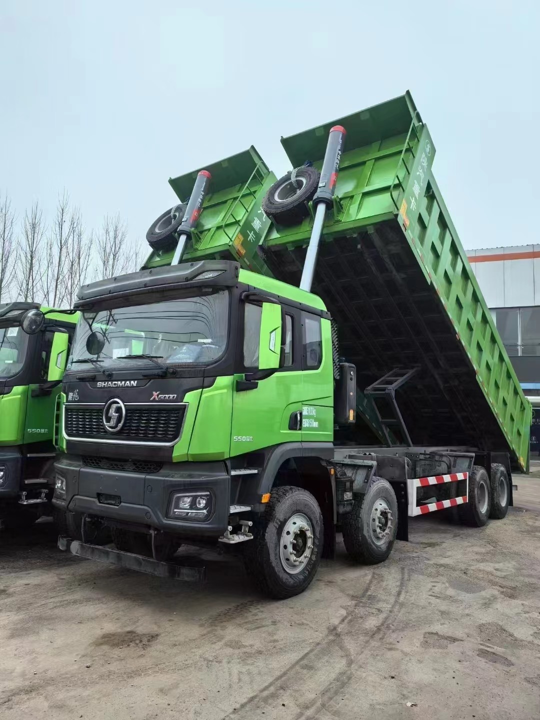 SHACMAN Heavy Truck Delong X5000 550 horsepower 8X4 8.8m Dump Truck