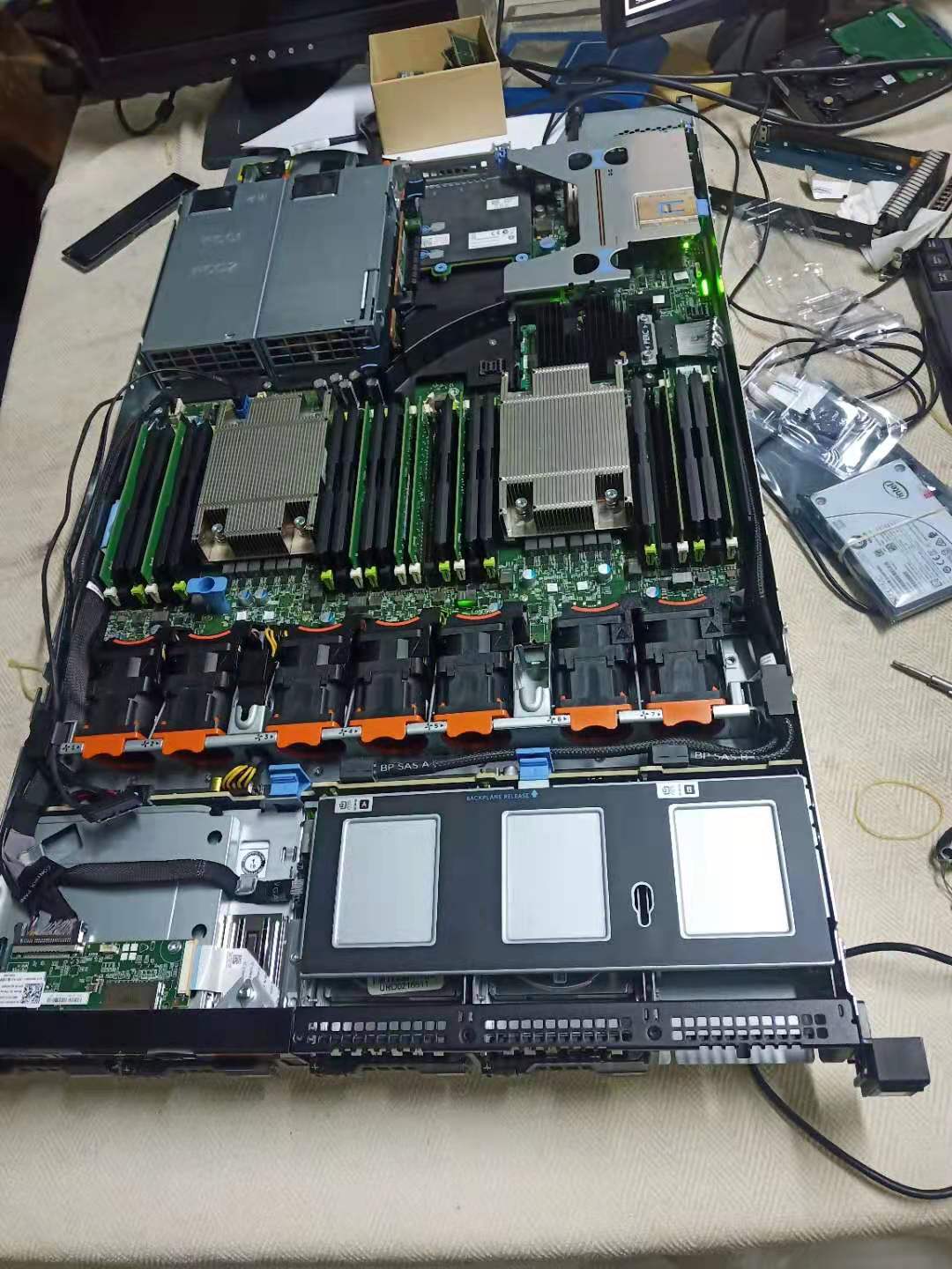 Refurbished HPE DL360 Gen9 E5-2620v4 Base SAS 8sff Server Hot Plug Power Supplies