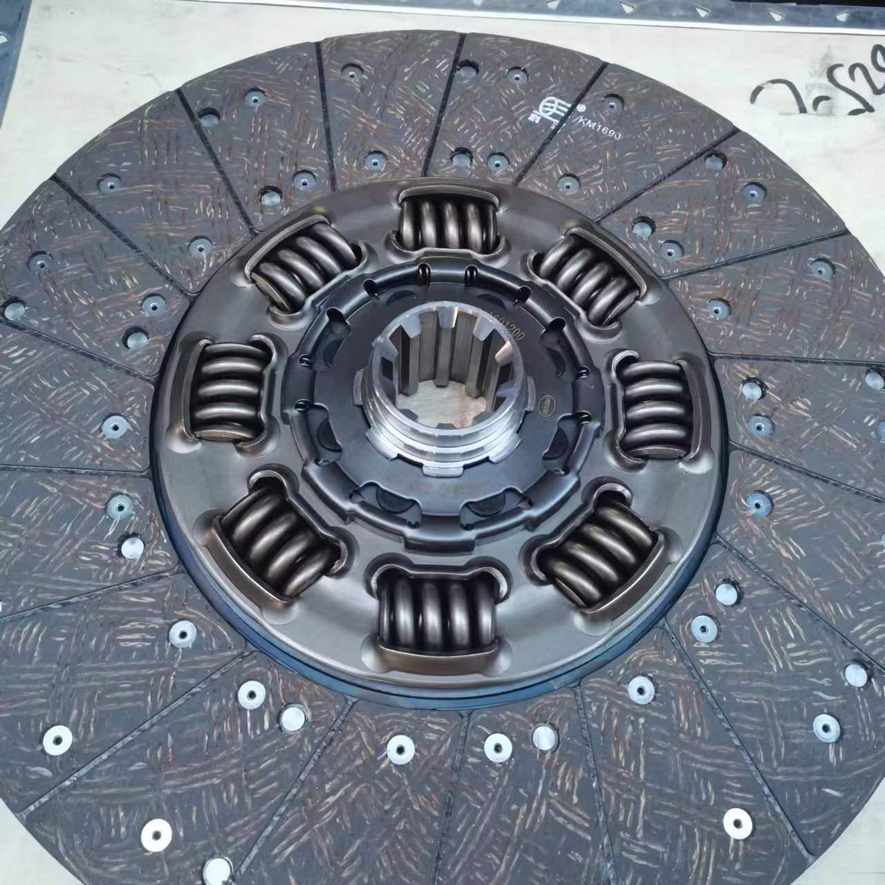 Heavy Truck Parts Sinotruk Howo Wg9114160020 Az9725160390 Clutch Plate Disc for Shacman