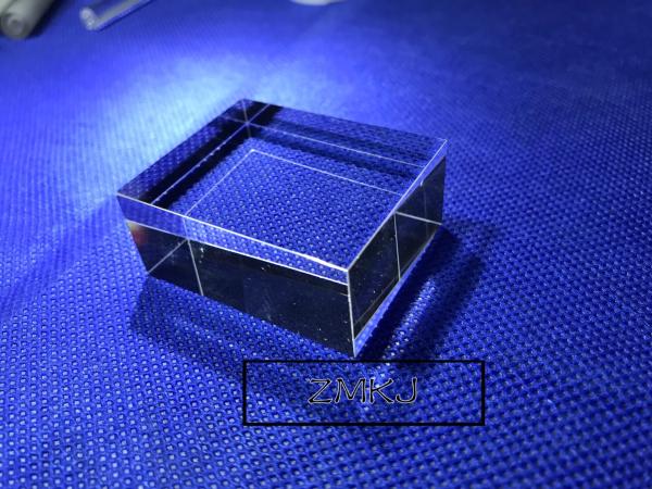 Hexahedron Sapphire Parts Optical Light Guide Block Lens For Laser Cosmetic