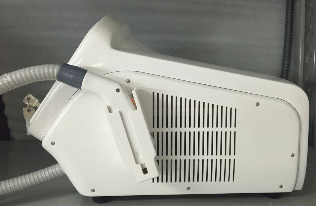 Professional alexandrite laser 755nm hair removal equipment / 808nm diode laser machine / laser diode 808 hair removal m