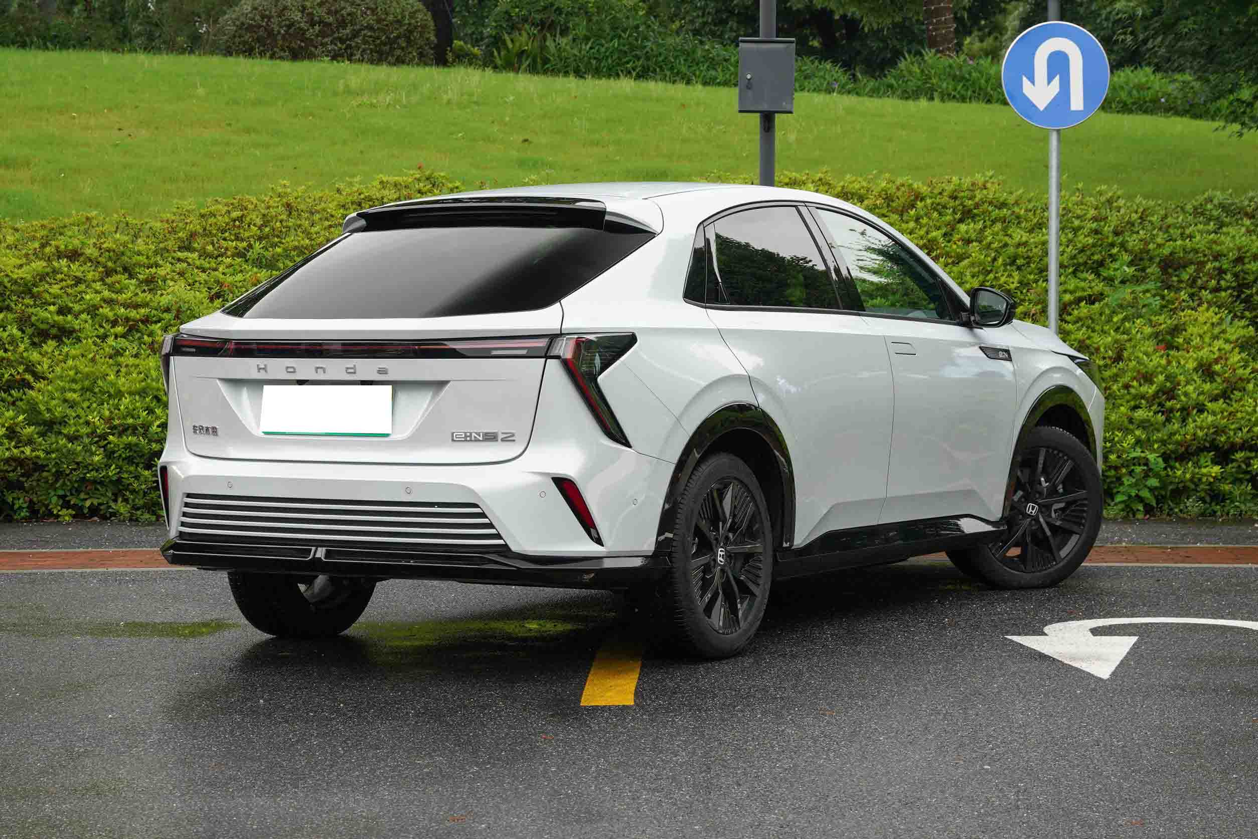 2024 Dongfeng Hondas eNS2 Pure Electric SUV 5-seat Sports Car with 2735mm Wheelbase and Ternary Lithium Ion Battery