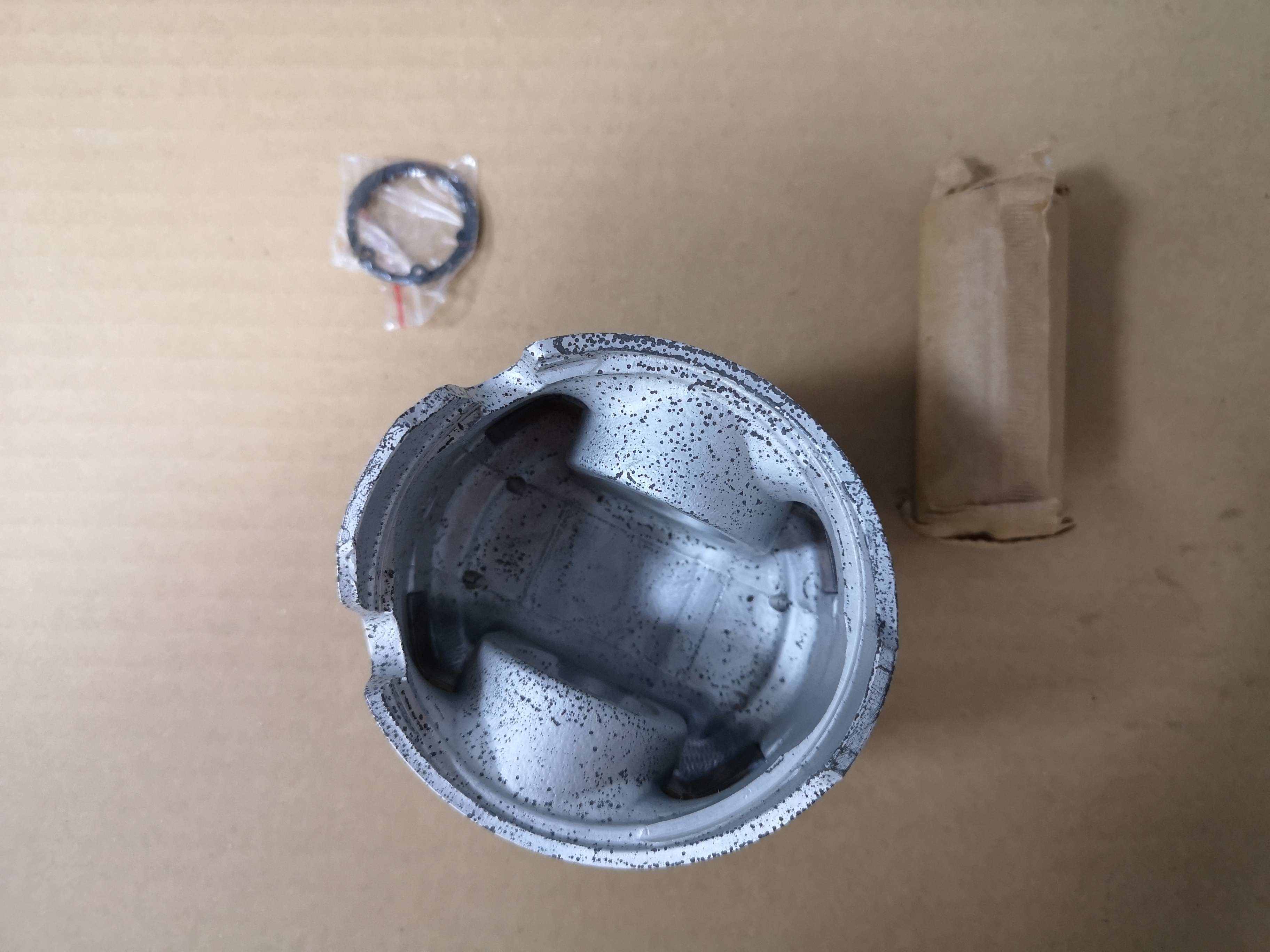 TFR Pickup 4JB1 Engine Piston 8971086220 Surface Oxidized OEM